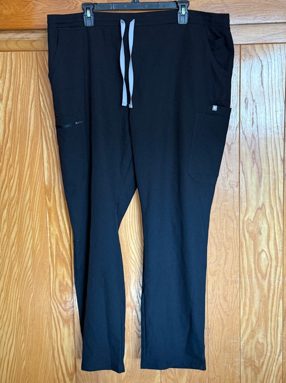 NWT Women's FIGS Black Yola Skinny Scrub Pants, XXL
